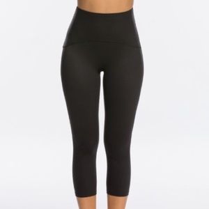 SPANX Active Black Cropped High-Waisted Leggings